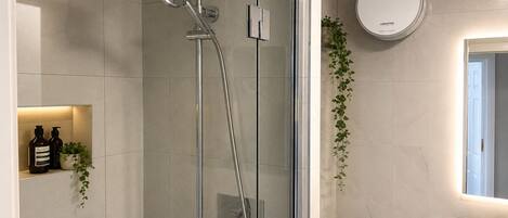 Shower, towels