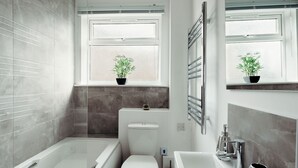 Unclassified image, 4 of 14, button - K Suites - Quaint 2 Bedroom with Parking (Hinckley)