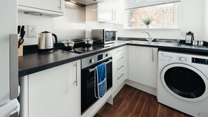 Unclassified image, 5 of 14, button - K Suites - Quaint 2 Bedroom with Parking (Hinckley)