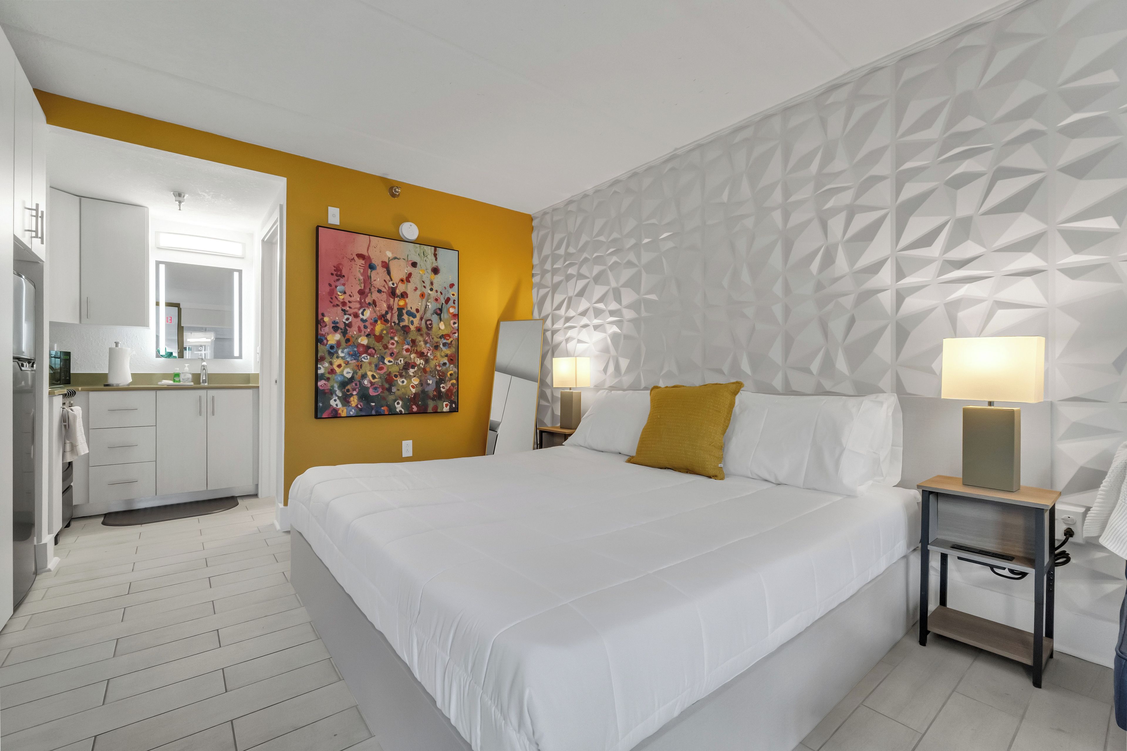 Iron/ironing board, WiFi, bed sheets