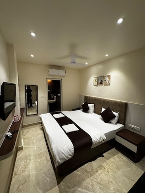 Deluxe Room - Hotel Skyrooms Inn (Varanasi)