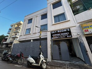 Exterior - Hotel Skyrooms Inn (Varanasi)