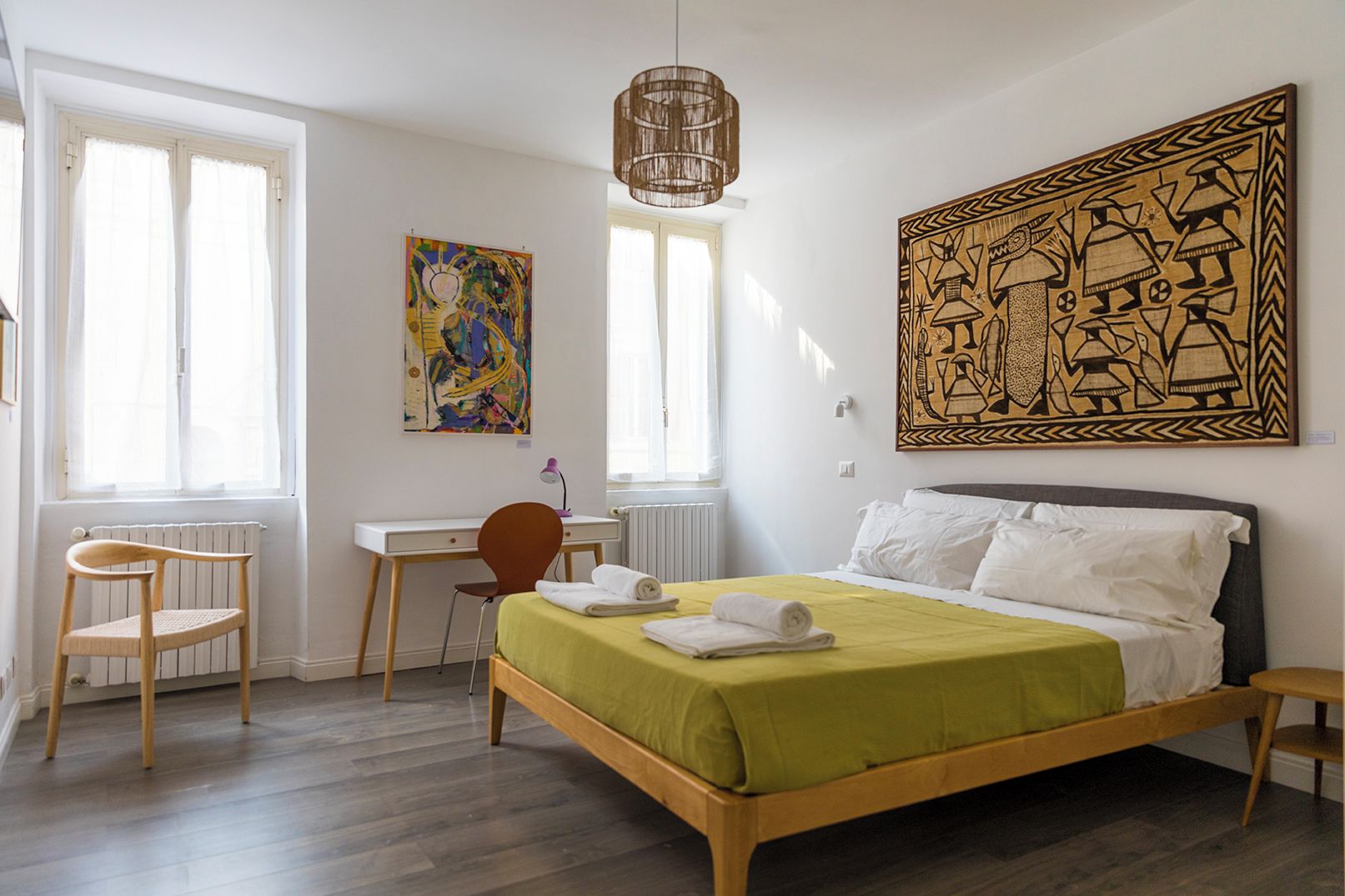 Iron/ironing board, WiFi, bed sheets