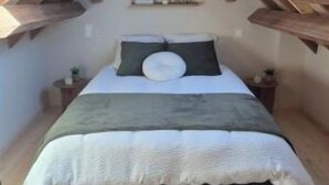 Room - Vrbo Property (Normandie)