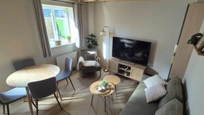 Living area - Vrbo Property (Normandie)
