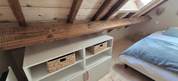 Room - Vrbo Property (Normandie)