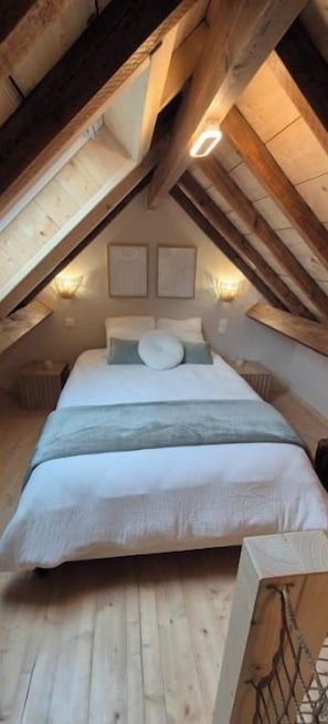 Room - Vrbo Property (Normandie)