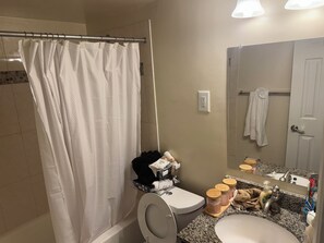 Unclassified image, 4 of 7, button - Cozy 1-bedroom apartment in adorable Greenbelt with AC (Greenbelt)
