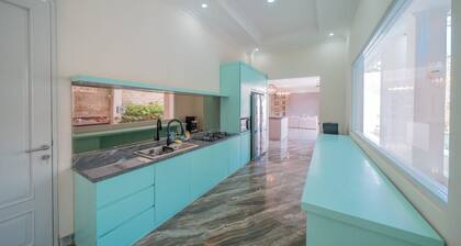 Gorgeous 8-bedroom house with great facilities.
