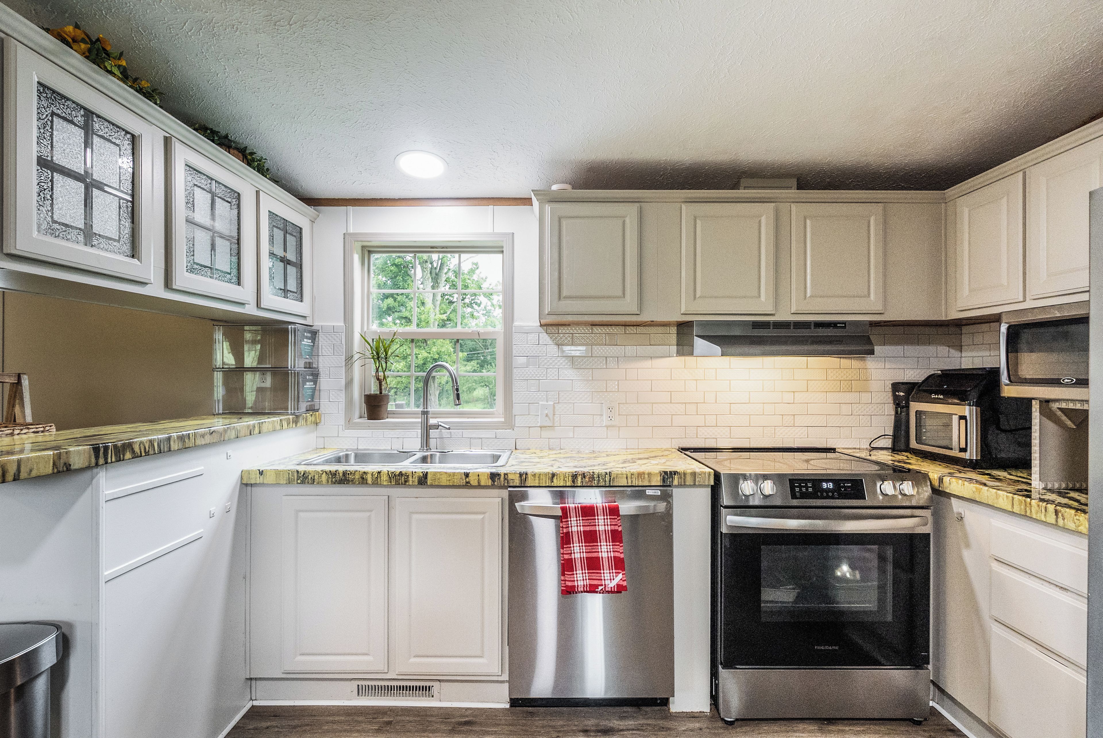 House, 2 Bedrooms, Garden View | Private kitchen