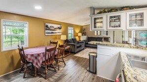 House, 2 Bedrooms, Garden View | Dining - Tango Spring (Cranberry Township)
