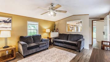 House, 2 Bedrooms, Garden View | Living area