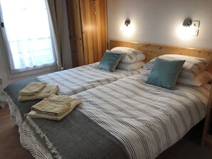 Iron/ironing board, free WiFi, bed sheets - Great Apartment Next to the Ski Lift (Saint-Gervais-les-Bains)