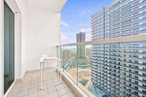 Property grounds - Red Residence, Dubai Sports City 1903 (Dubai)