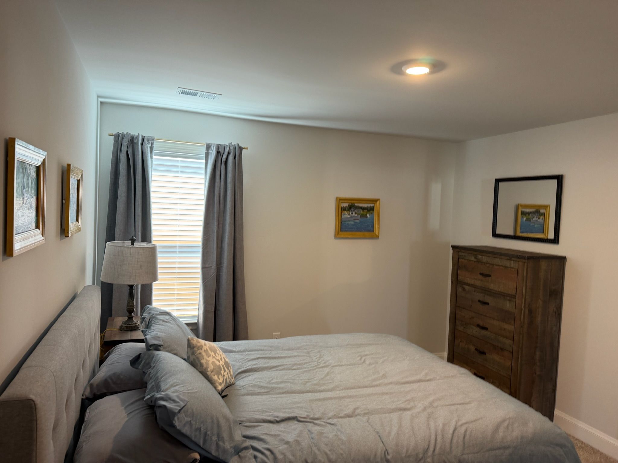 Iron/ironing board, WiFi (free), bed sheets