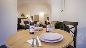 Apartment | Dining - homie stay alte brauerei (Ochsenfurt)