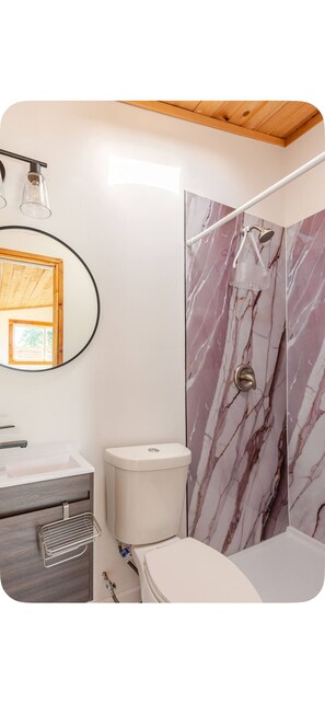 Bathroom - Whimsical cabin near breweries and trails in charming Dripping Springs (Dripping Springs)