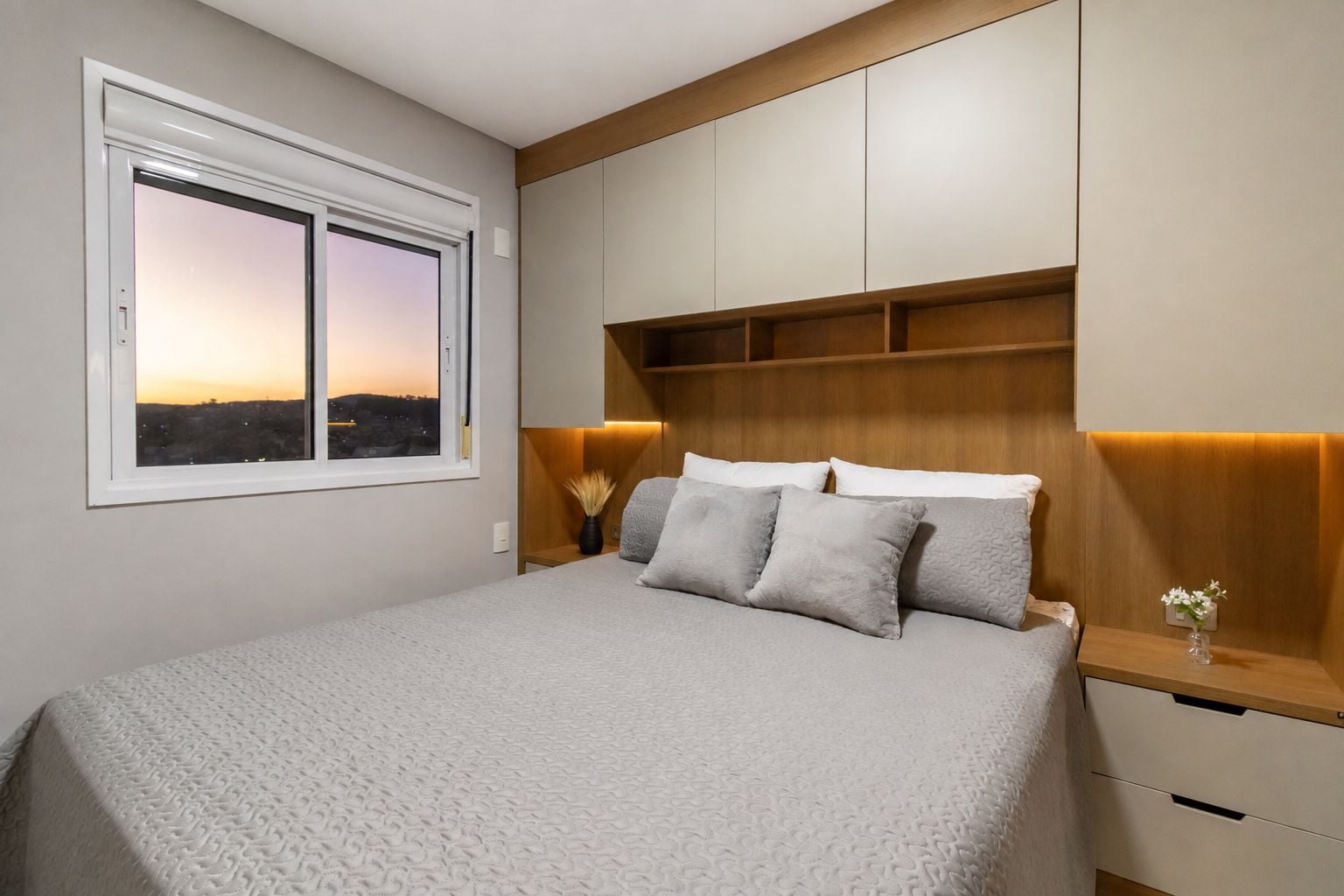 Iron/ironing board, Internet, bed sheets