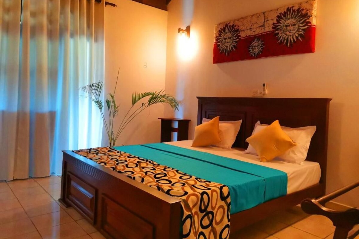 Deluxe Double Room, Balcony, River View | Seterika/papan seterika, Wi-fi percuma 