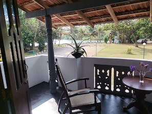 Tempat makan luar