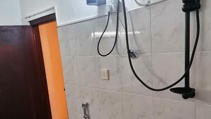 Deluxe Double Room, Balcony, River View | Bathroom - Joy Villa (Aluthgama)