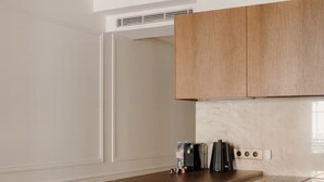 Dining - Suites 1BR / 4P / AC Apartment - Sentier 02 (Ile de france)