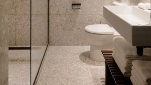 Bathroom - Suites 1BR / 4P / AC Apartment - Sentier 02 (Ile de france)