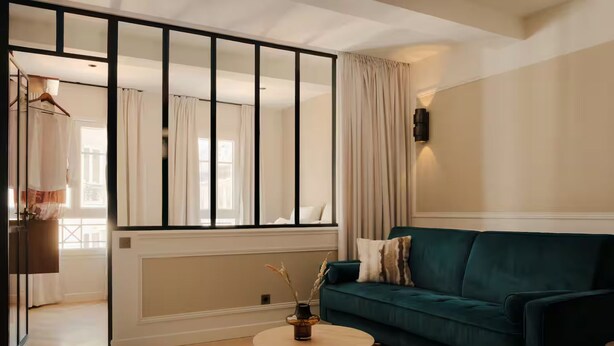Living area - Suites 1BR / 4P / AC Apartment - Sentier 07 (Ile de france)