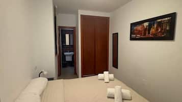 1 bedroom, travel cot, WiFi