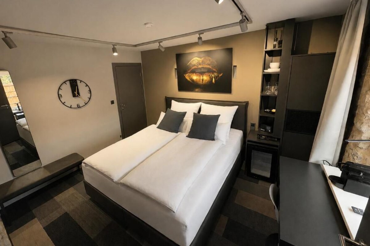 Cortinas blackout, sistema de insonorización y wifi gratis 