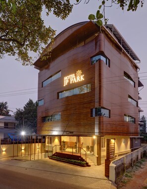 Exterior - Hotel JP Park-near Rajagiri Hospital (Aluva)