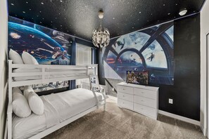 Bedroom 6 One single, one double bed, Room for Jedi, Rebels & Dreamers - Sleeps 15·Private Pool·Themed Rooms·Game Room (Kissimmee)