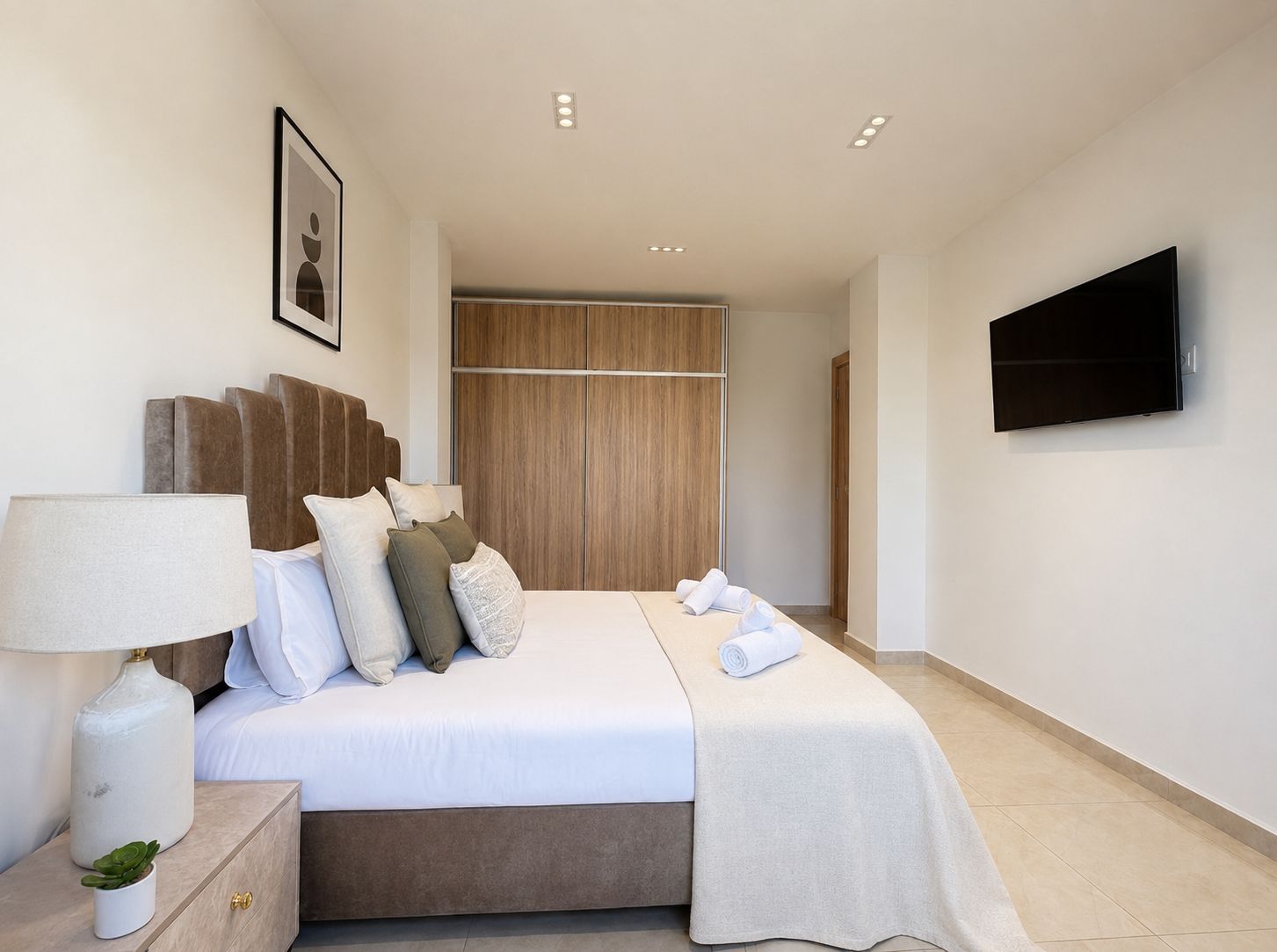 Apartment, 2 Bedrooms | Iron/ironing board, WiFi (free)