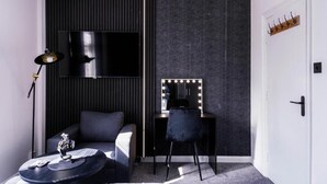 Living area - Luxury 2 bed apartment in Dartford town centre, offering contemporary interiors (Dartford)