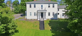 The Federal Flat Steps From Downtown