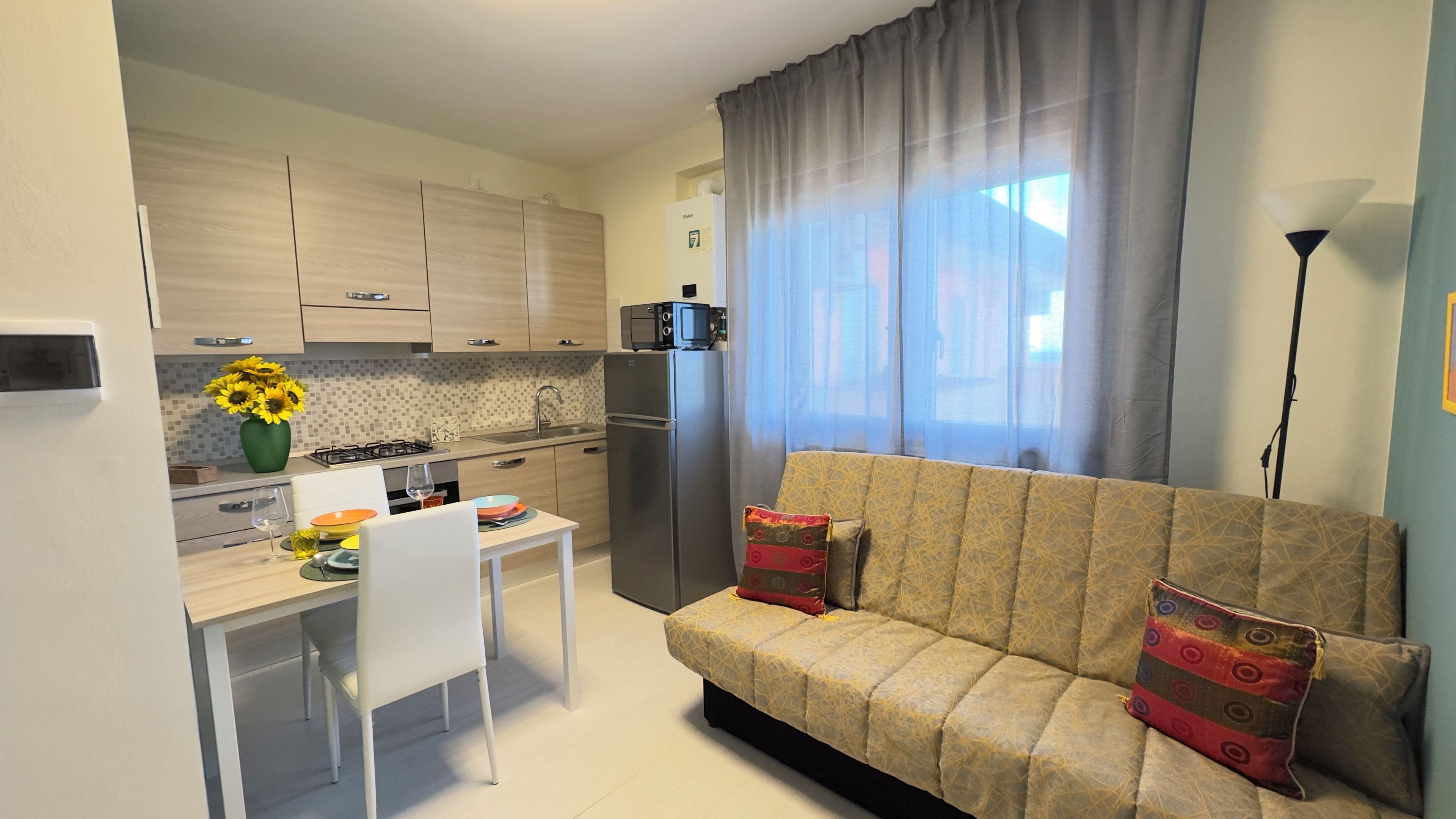 公寓 (1 Bedroom) | 起居區 | 32-吋電視，提供有線頻道
