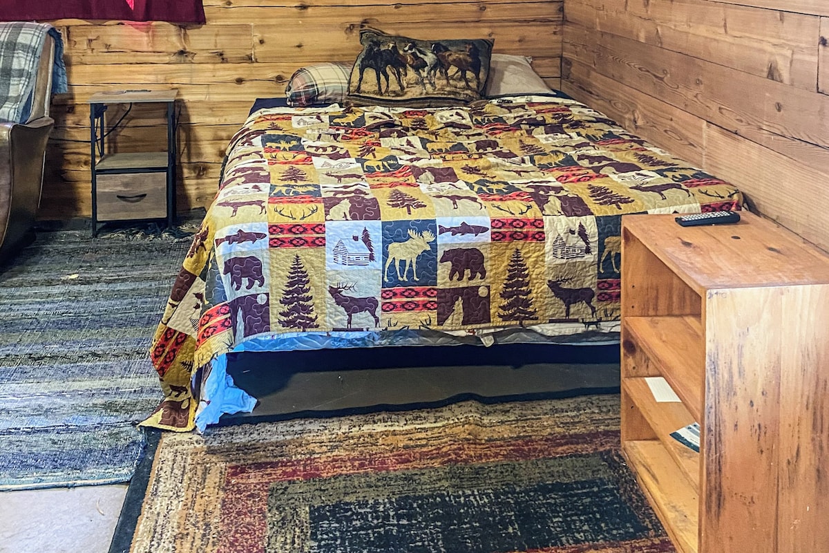 Studio, Patio, Mountain View | WiFi (free)