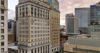 Nashville | Couples Music Getaway | WiFi + Concierge