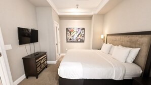 Room - Nashville | Music Lover's City Break | Wi-Fi + Valet (Nashville)