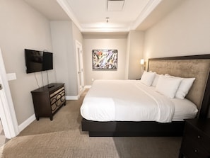 Room - Nashville | Music Lover's City Break | Wi-Fi + Valet (Nashville)
