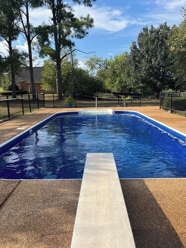 Cedar Lake Cottage • Pool & Lake view! 