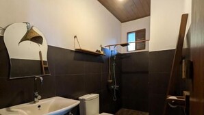 Triple Room, Balcony | Bathroom - Dickwella Beach Hotel (Dikwella)