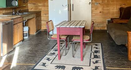 Nez Perce Trail Stay & Play - Bear Den Cabin