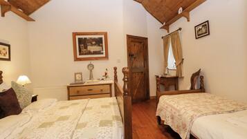 2 bedrooms, WiFi (free), individually decorated, individually furnished