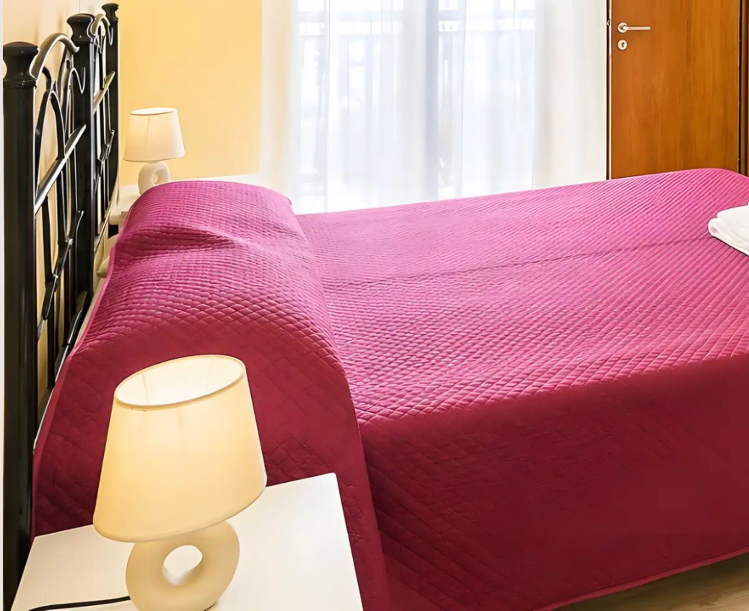 WiFi, bed sheets