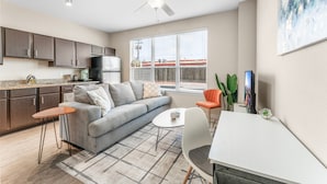 Unclassified image, 2 of 16, button - Cozy Soco 1BR King Suite w Gympickleballlaundry (Austin)