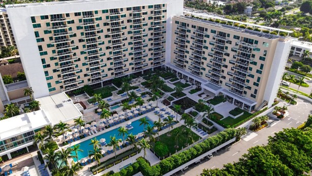 Exterior - Marriott Crystal Shores Resort - Poolside Luxurious 2BR Condo (Marco Island)