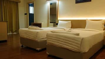 Deluxe Double Room, Balcony, City View | Desk, laptop workspace, iron/ironing board (on request), free WiFi