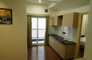 Ảnh chưa phân loại, 2 trong số 18 ảnh, nút