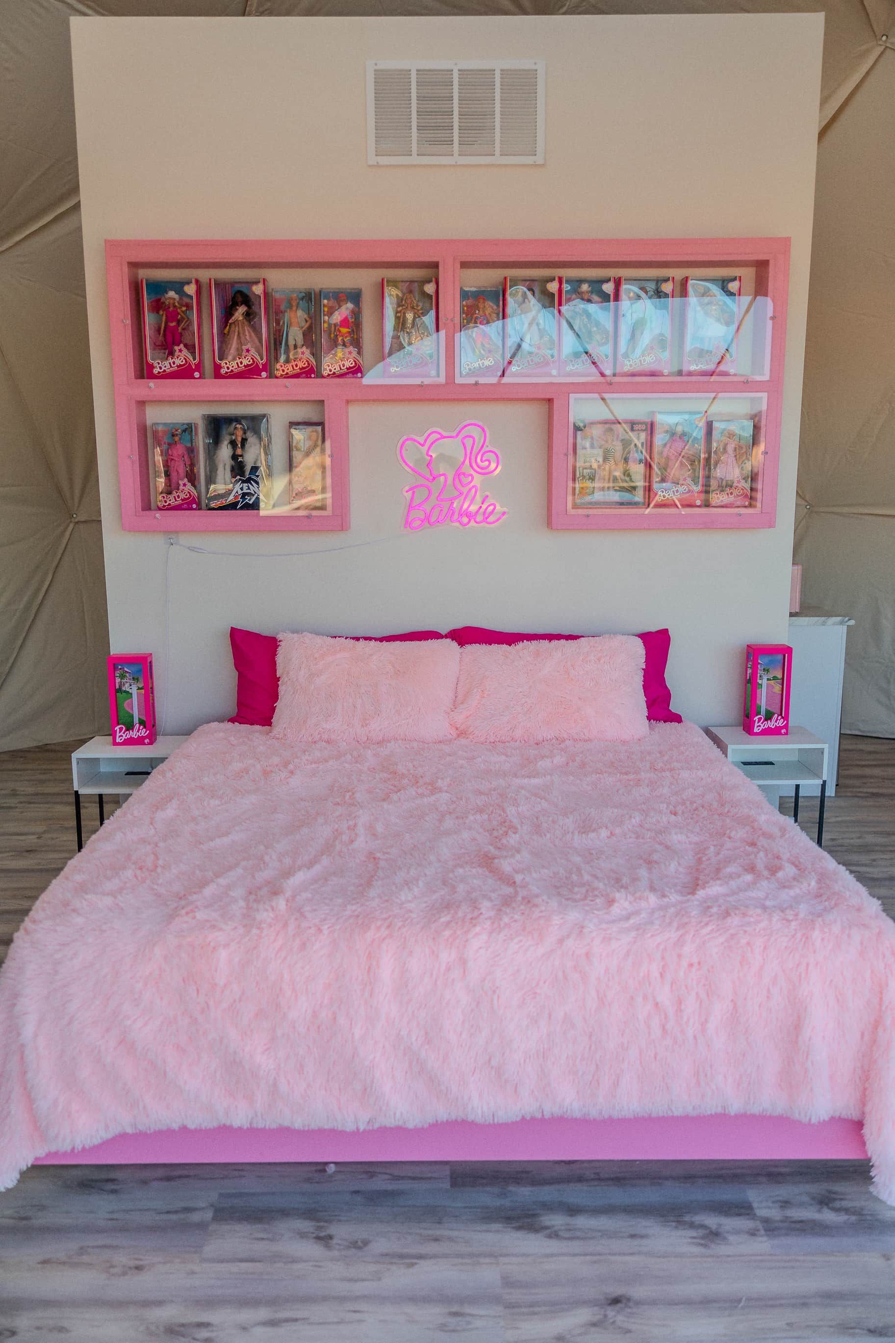 WiFi, bed sheets